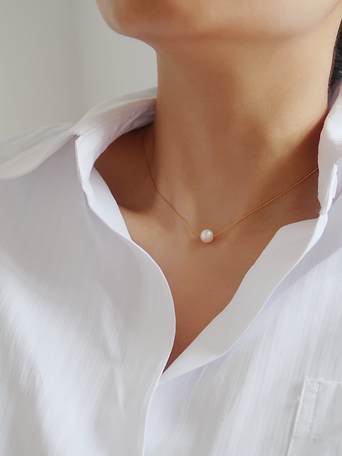 Single Floating Round Freshwater Pearl Necklace