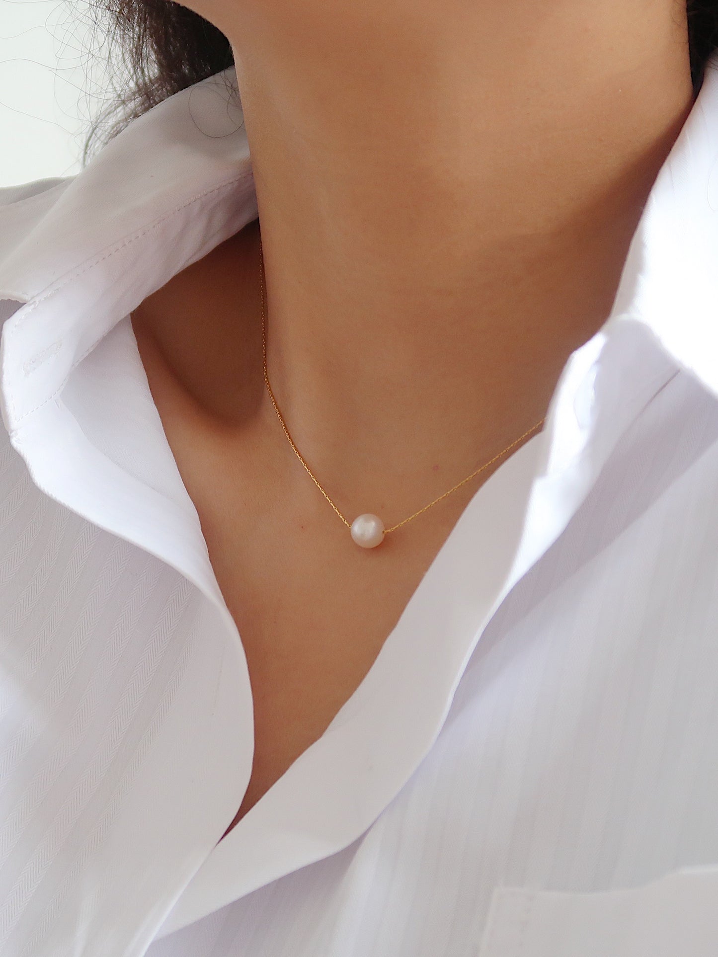 Single Floating Round Freshwater Pearl Necklace